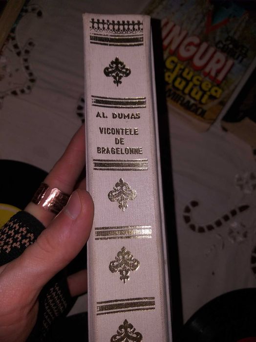 vand 3 carti volume Al. Dumas Vicontele