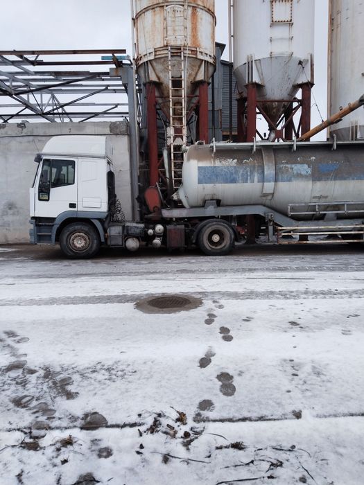 Продам цементовоз  IVECO.
