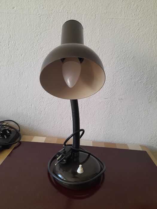 Лампа настолна  Холандия