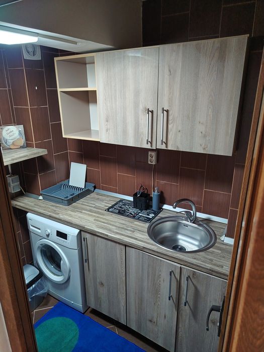 PF închiriez garsonieră Galata- 1300 lei