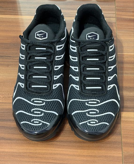 Nike TN Black and Silver