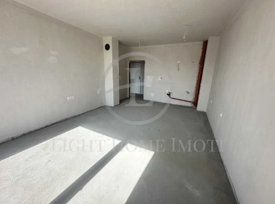 Продава се Тристаен апартамент в Пловдив, Тракия - 100 кв.м за 1570 €/кв.м - Снимка #1