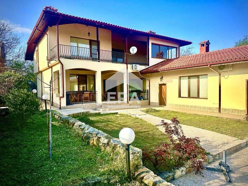 Продава се Къща в с. Болярци, Област Варна - 340 кв.м за 1736 €/кв.м - Снимка #1