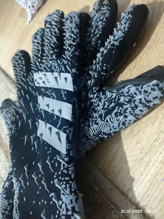 Adidas Predator перчатки