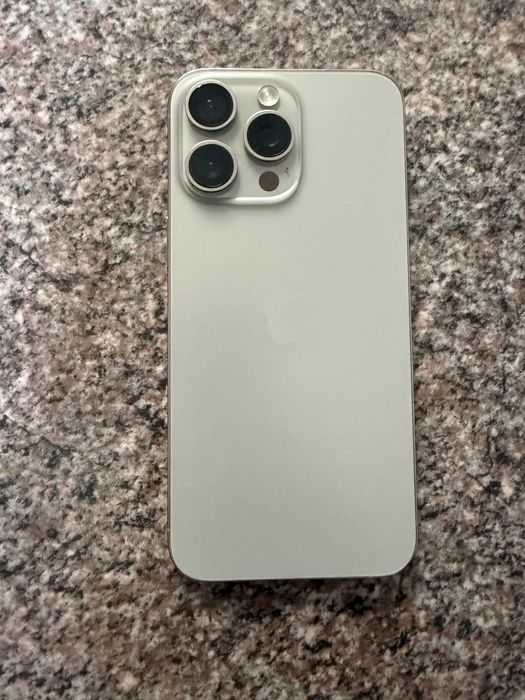 Iphone 15 pro max impecabil