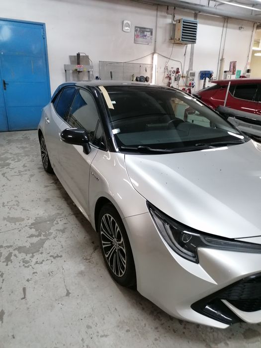 Челно стъкло за Toyota corolla 2020