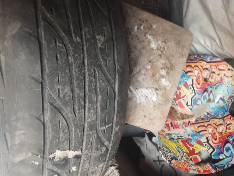 Продам резину на делику