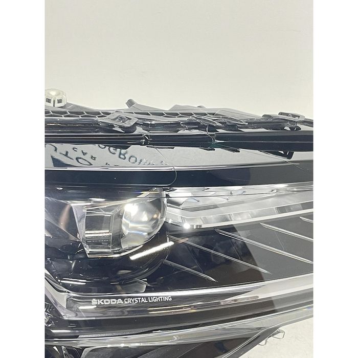Десен фар за skoda superb iii b8 - 3v1941016d  3v1941016e