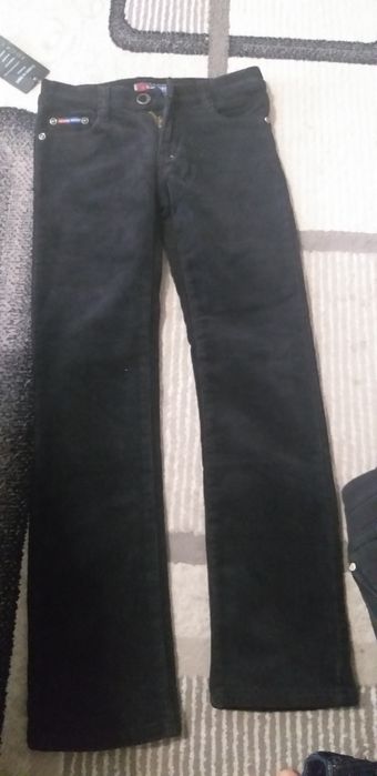 Продам новые джинсы на девочек