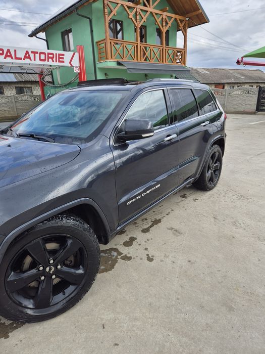 Vând Jeep Grand Cherokee  Overland