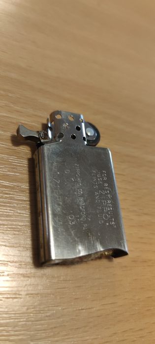 Bricheta Zippo slim colectie cristale Swarovski