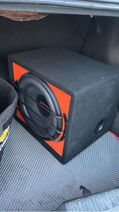 Продам саб вуфер