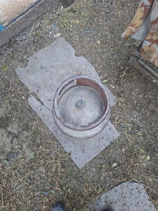 Газовые баллоны.