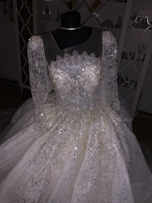 Vând rochie de mireasă
