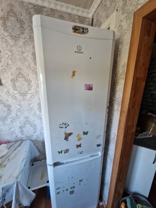 Продам холодильник