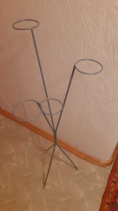 Продам подставки для цветов, аквариума