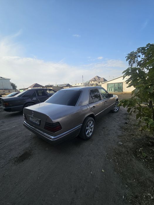 В продаже Мерседес бенс w124