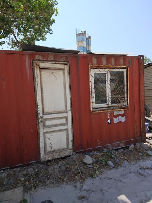 Продам 2 контейнера