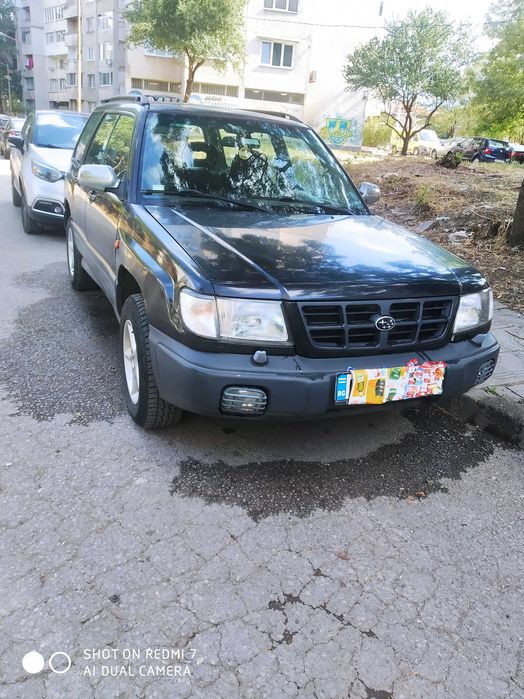 Субару Форестър 2.0 GX , проблем в пода отпред .