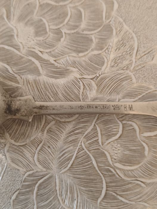 Серебряная и посеребряная антикварные ложки.