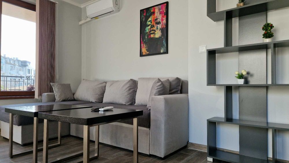 Дава се под наем Тристаен апартамент в Бургас, Център - 100 кв.м за 765 € - Снимка #4