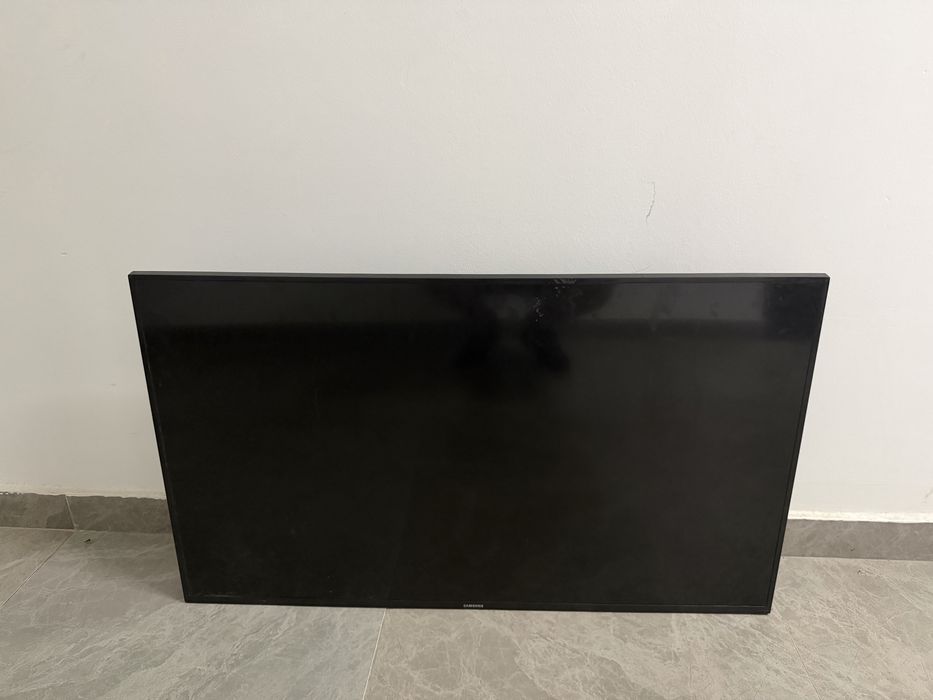 Продам срочно Телефизор Samsung