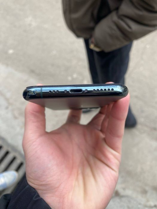 Iphone 11 pro region ZAA