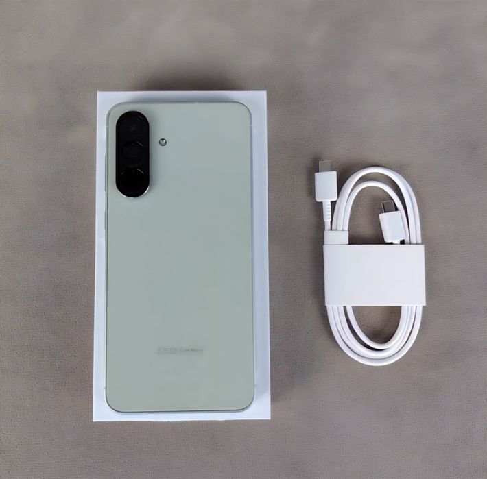 Galaxy a56 mint 8/256 gb