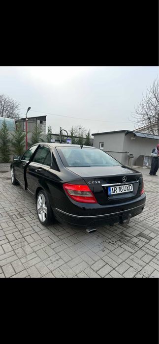 MERCEDES-BENZ 300 2010 — imagine 4