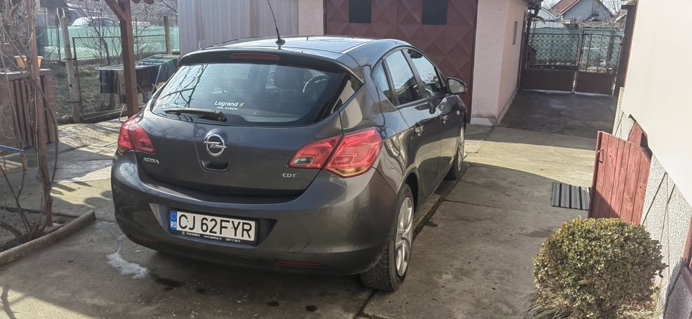 Opel Astra J 1.7 110cp diesel, de 10 ani proprietar