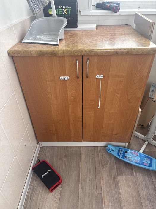 Отдам даром шкаф!