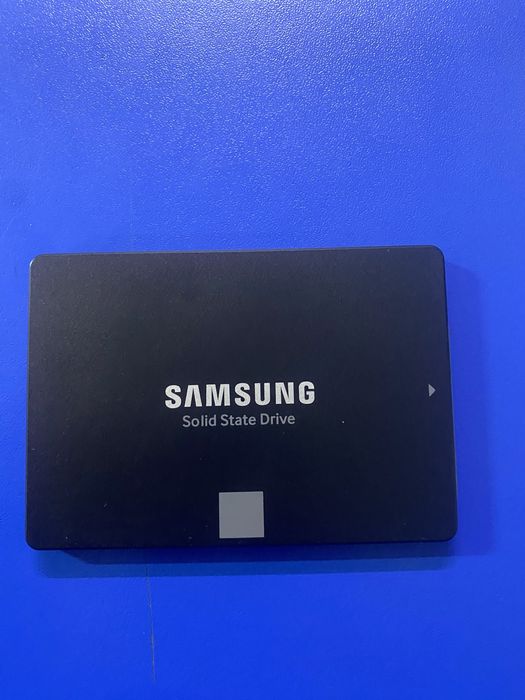 Ssd диск почти новый 2 терабайт