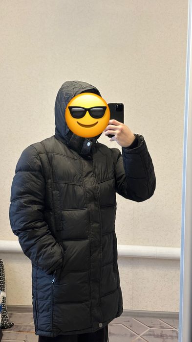 В продаже мужские куртки