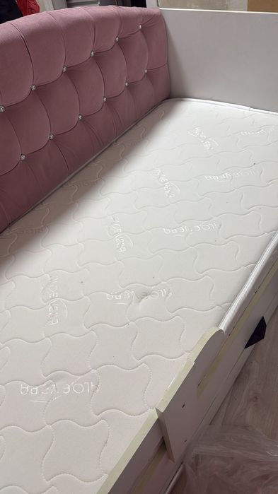 Продам кроватку, 180см