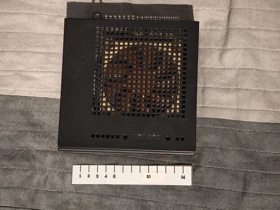 Asrock DeskMini X300 cu AMD Ryzen 7 5700G