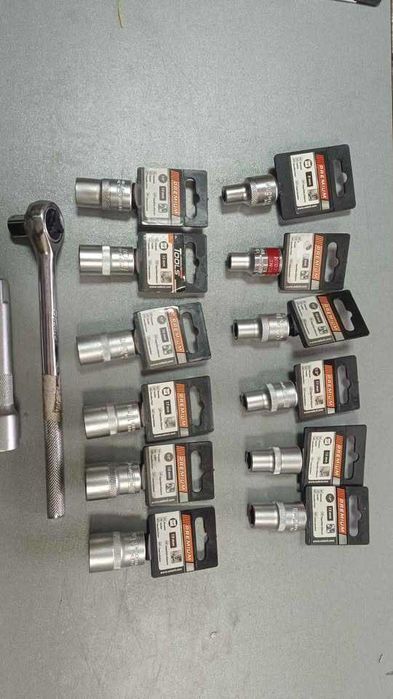 Комплект тресчотка 1/2″ + удължение 150 мм + вложки 8–19 mm – НОВ