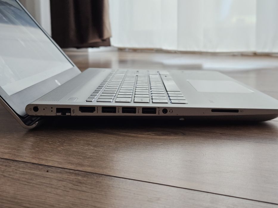 Gaming Laptop Hp Intel i7 6th 8GB DDR4, SSHD 1TB, 2 placi video, 15.6