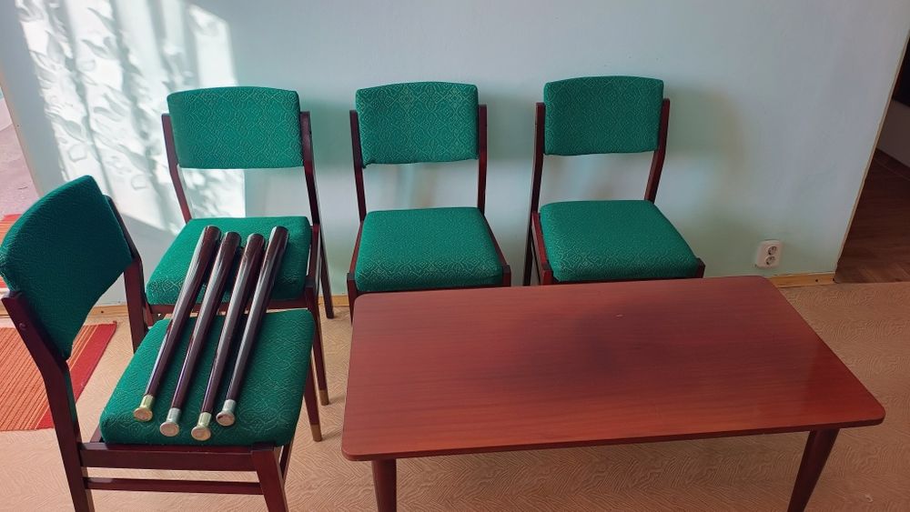 Masă și scaune set