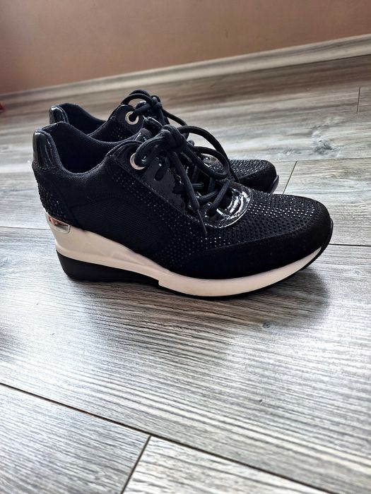 Дамски обувки номер 37