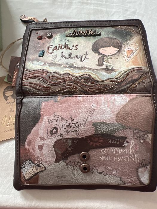 чисто ново дамско портмоне Анек