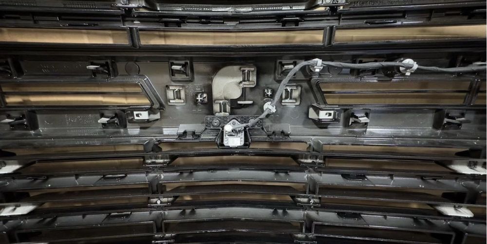 Бампер передний в сборе Chevrolet Tahoe 5