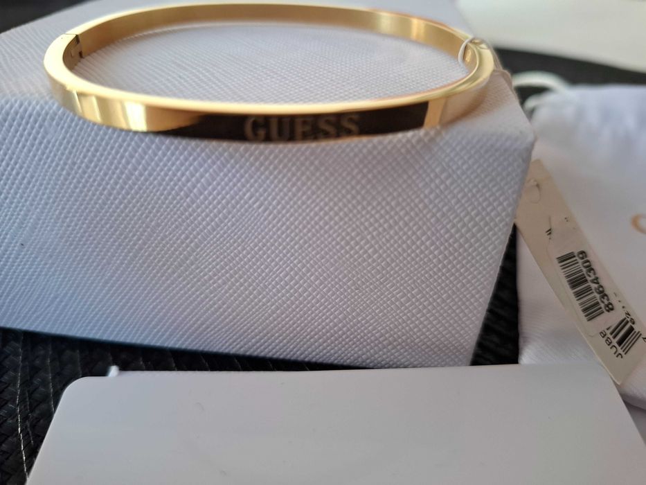 Дамска гривна GUESS