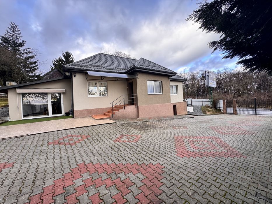 Proprietar inchiriez casa la strada, zona Elania Resort