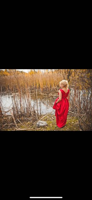 Продам красное платье