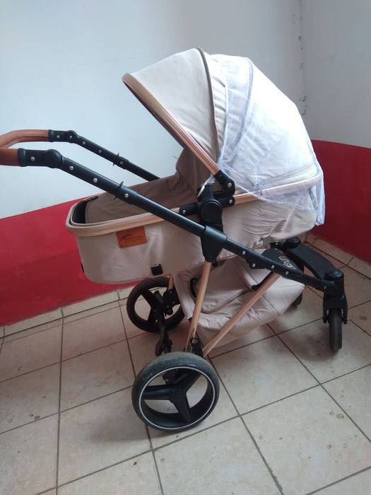 Срочно продам коляску хорошим состояние