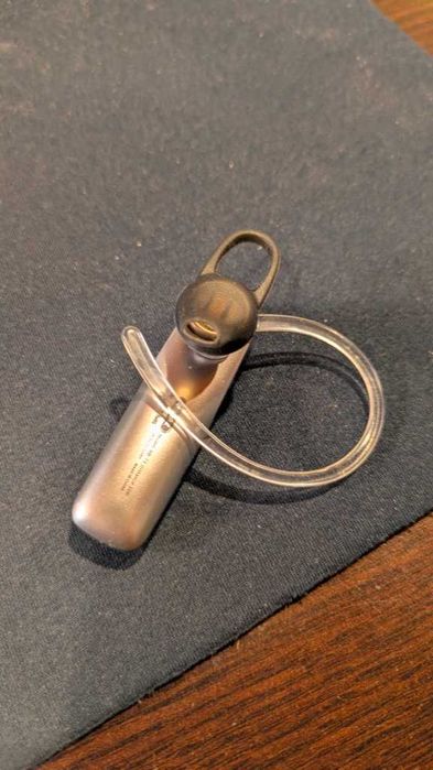 Bluetouth слушалка като нова