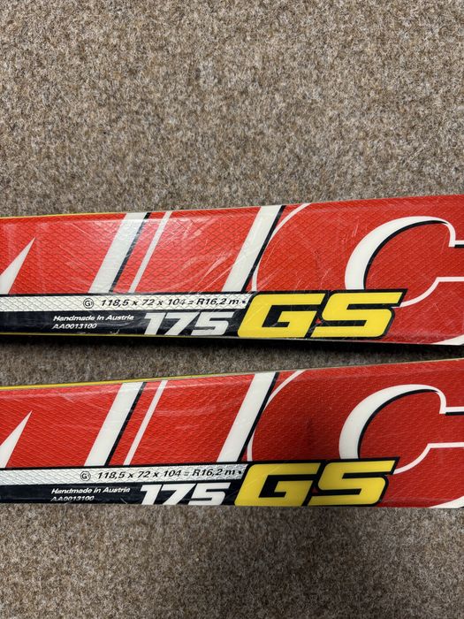 Schiuri Atomic Race Ti