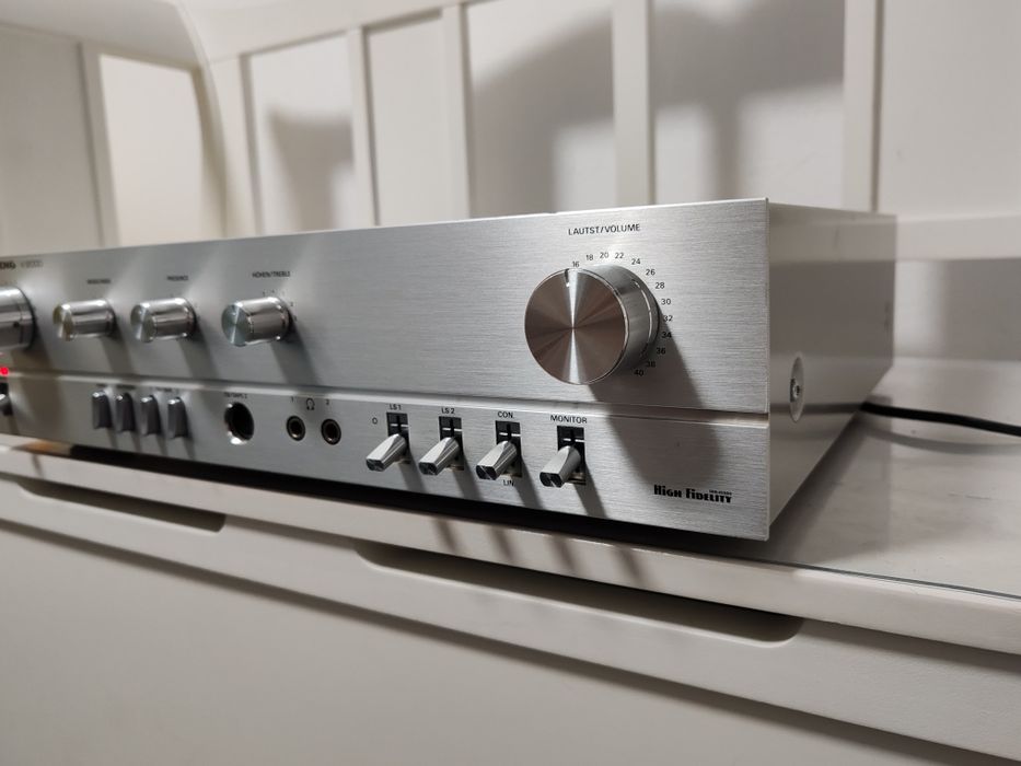 Grundig V 2000, Germania