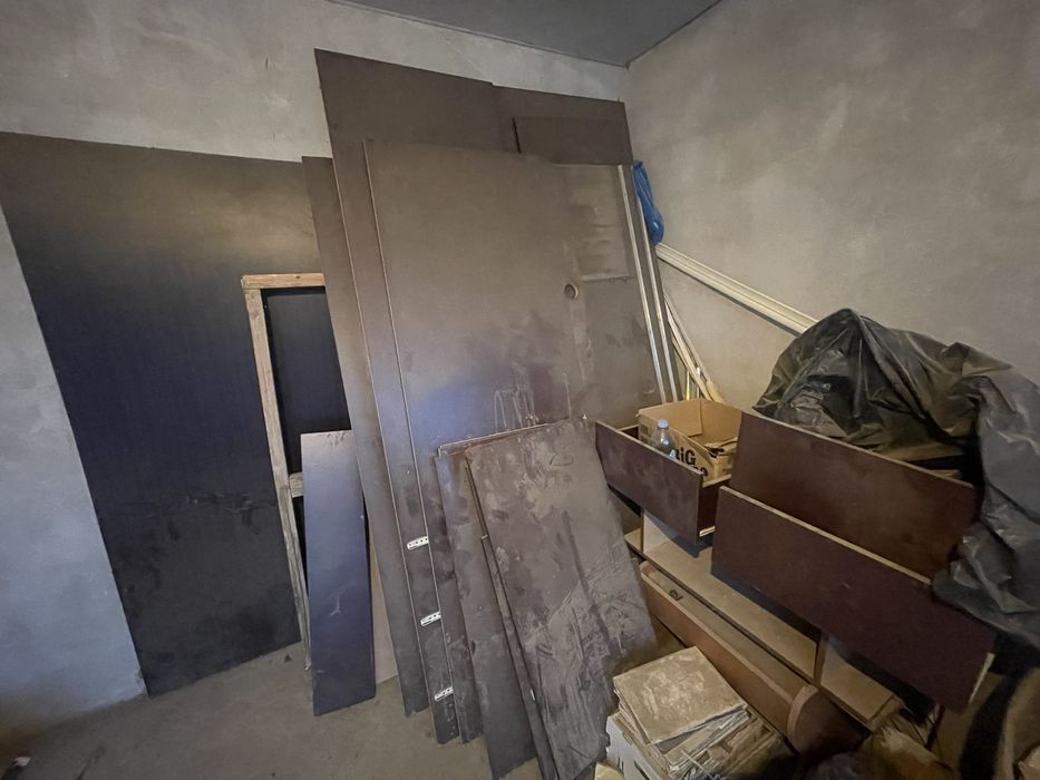 Большой шкаф для одежды