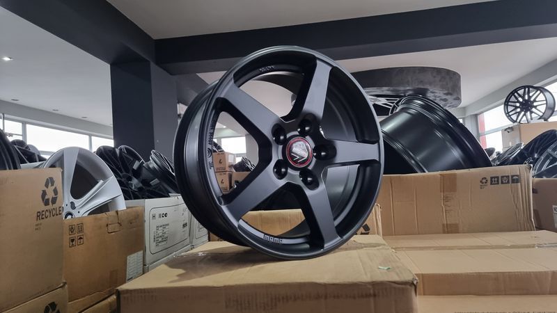 16 цола 5x112/5х112 MOMO Vw,Mercedes,Skoda,Seat